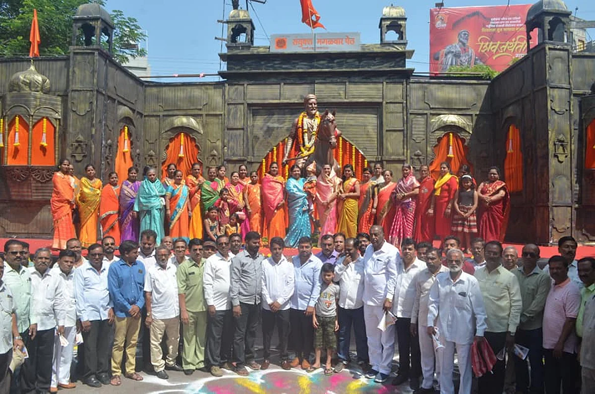 हे कोल्हापूर आहे! मुस्लिम बांधवांनी शिवजयंती सोहळ्यात सोडला अखेरचा रोजा