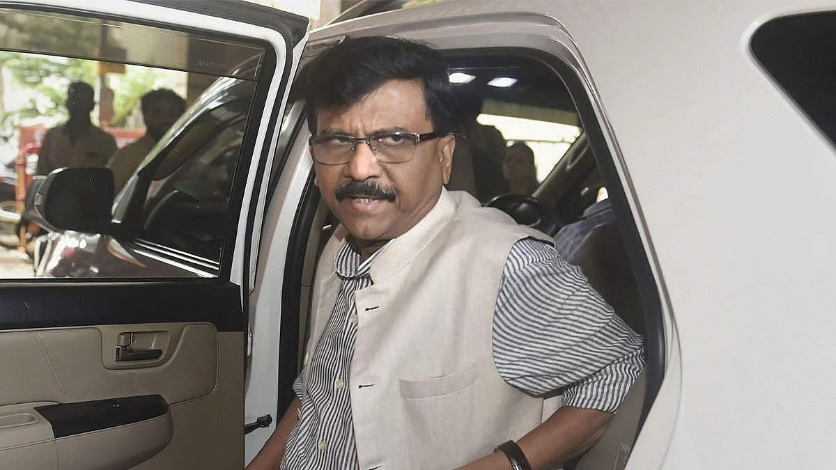 संजय राऊत दीड तास ट्राफिकमध्ये अडकले अन्...