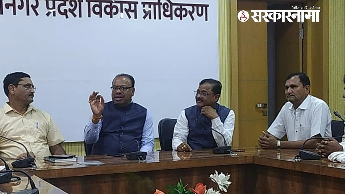 घरकुल नकाशे मंजुरीसाठी एनएमआरडीएच्या अधिकाऱ्यांनी ५-५ हजार घेतले !