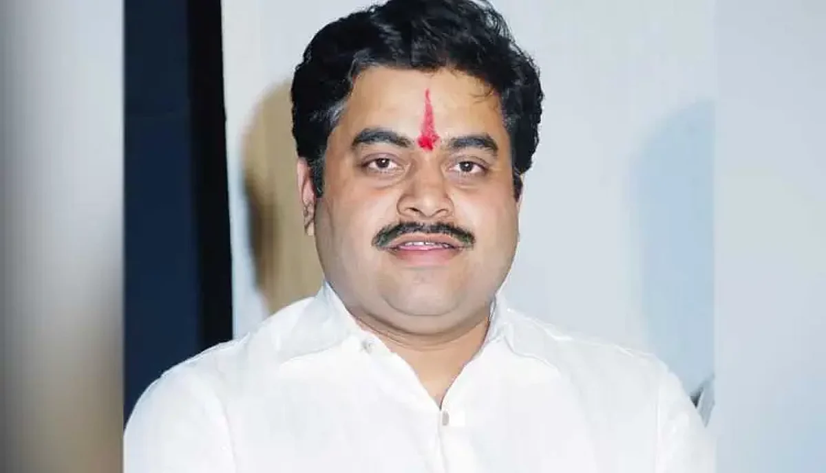 पुरंदरमध्ये काँग्रेसचा एक कार्यकर्ता गृहमंत्री होवून वावरतो : शिवसेनेनंतर भाजपचाही आरोप