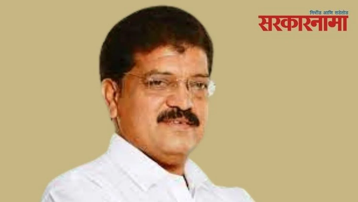 कर्जाचे खड्डे आम्ही भरले, रस्त्याचे खड्डे तर तुम्ही भरा!