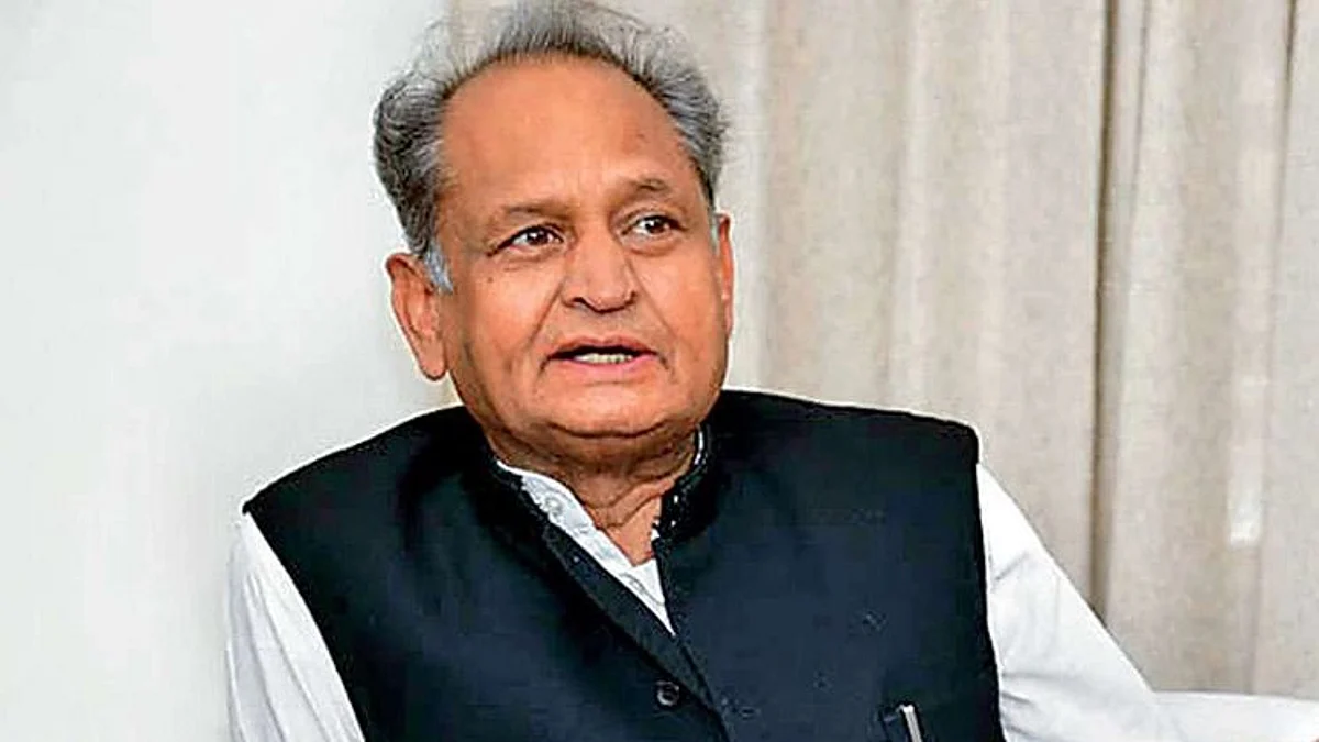 राजस्थानमध्ये होणार धमाका? सीबीआयच्या निशाण्यावर मुख्यमंत्र्यांचे बंंधू; घरावर टाकली रेड