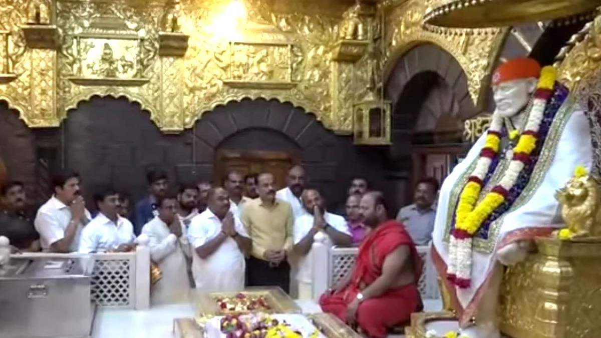 'ईडी'ची नोटीस मिळताच अनिल परब साई दरबारात हजर