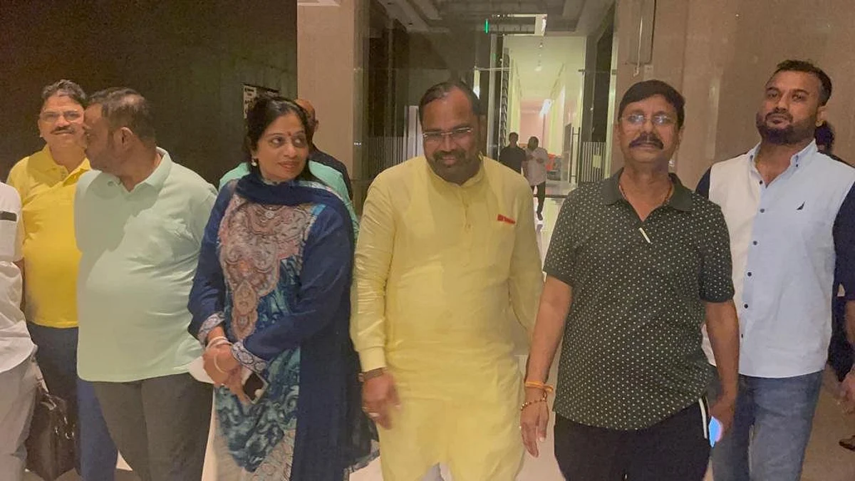 आमदार किशोर जोरगेवार, गीता जैन गुवाहटीला पोहचले : ठाकरेंसाठी उद्या तब्बल ८ धक्के तयार!