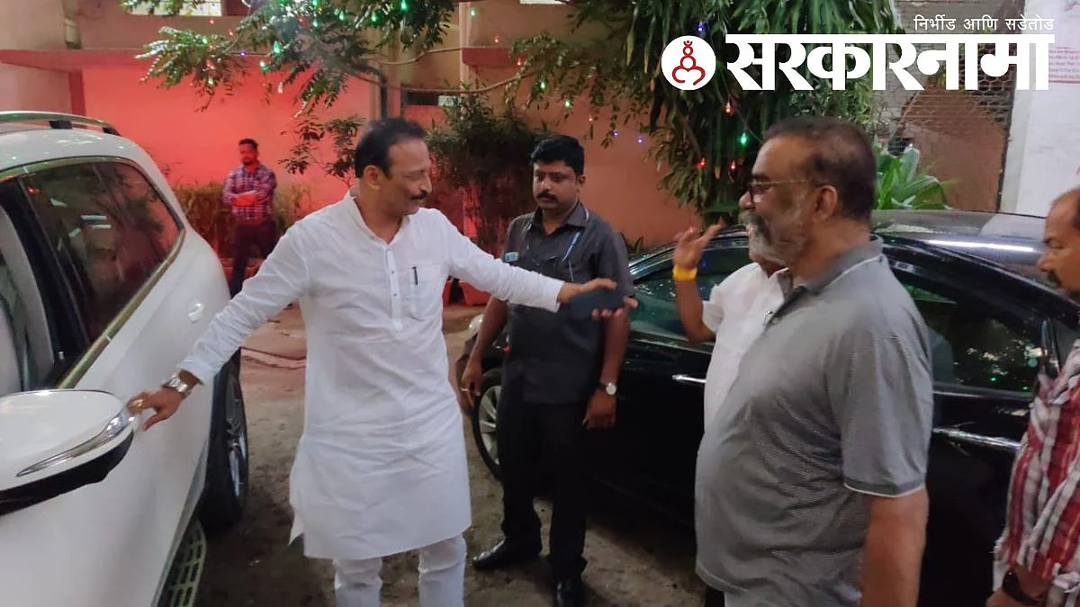 पुन्हा एकदा हितेंद्र ठाकूर यांच्या घरी नेत्यांची वर्दळ वाढली..