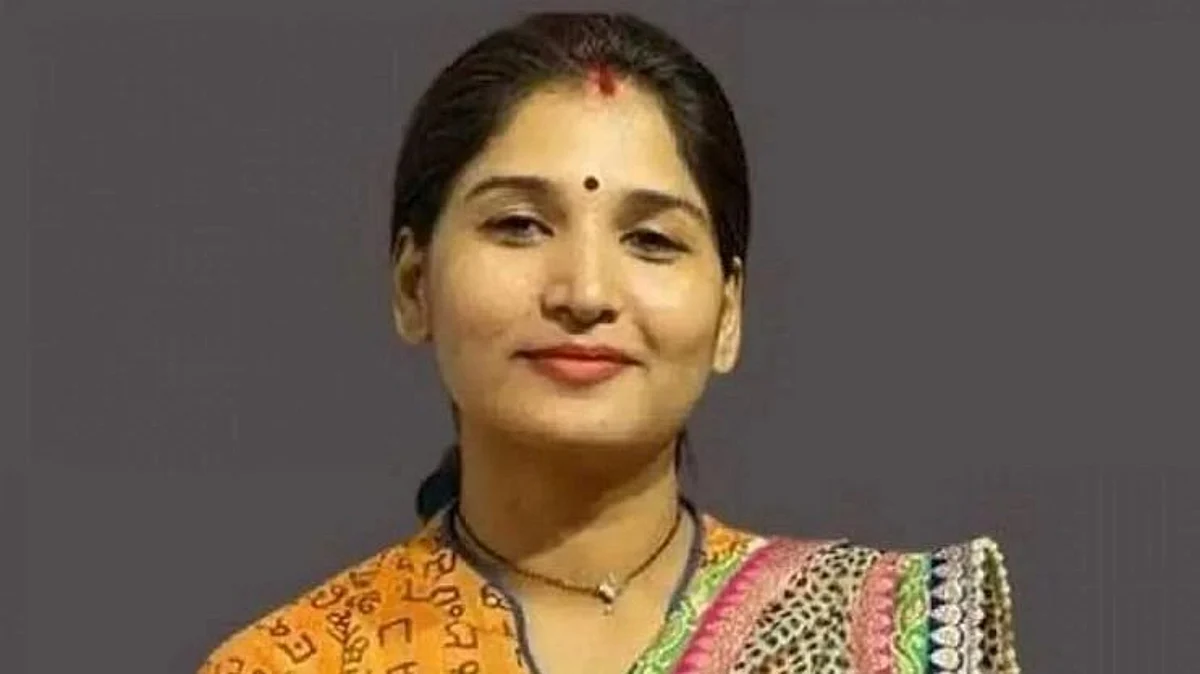 मोठी बातमी : मंत्री धनंजय मुंडेंवर आरोप करणाऱ्या करुणा शर्माविरुद्ध गुन्हा दाखल