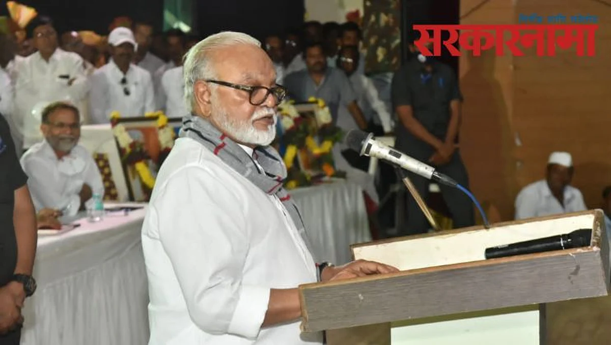 नरेंद्र मोदींचा कारभार म्हणजे, `कपडे काढून लंगोट देण्याचा प्रकार`