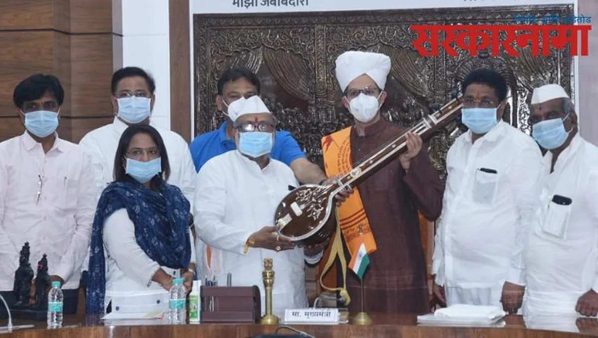 आषाढीच्या महापुजेचे मुख्यमंत्री उद्धव ठाकरेंना निमंत्रण!