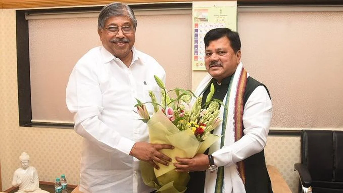 तिकीट जाहीर होताच दरेकर सगळ्यात आधी पोचले चंद्रकांतदादांच्या भेटीला