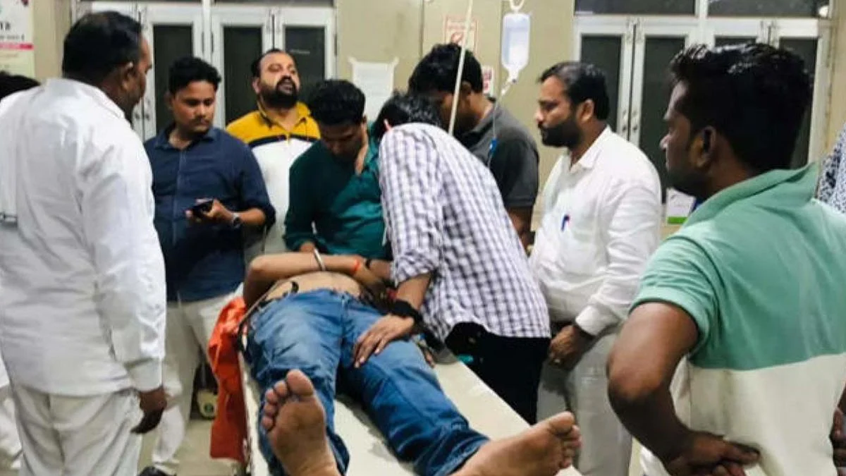 आईला औषधे देऊन येताना भाजप नेत्यावर गोळीबार ; प्रकृती गंभीर