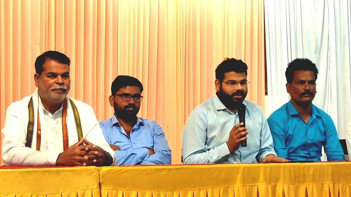 Yogiraj Gade, Amol Yewle, Shashikant Gade