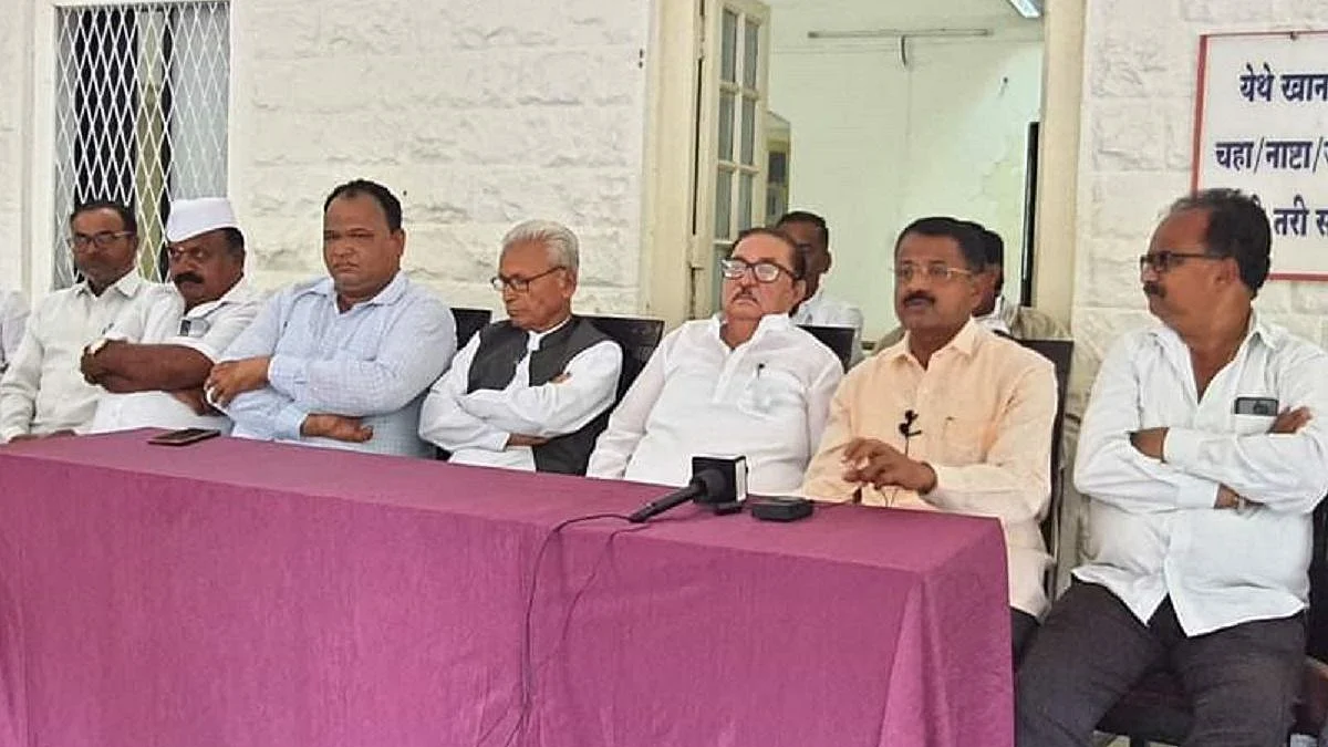 Bajirao Darade, Dashrath Sawant, Madhukarrao Pichad, B.J. Deshmukh
