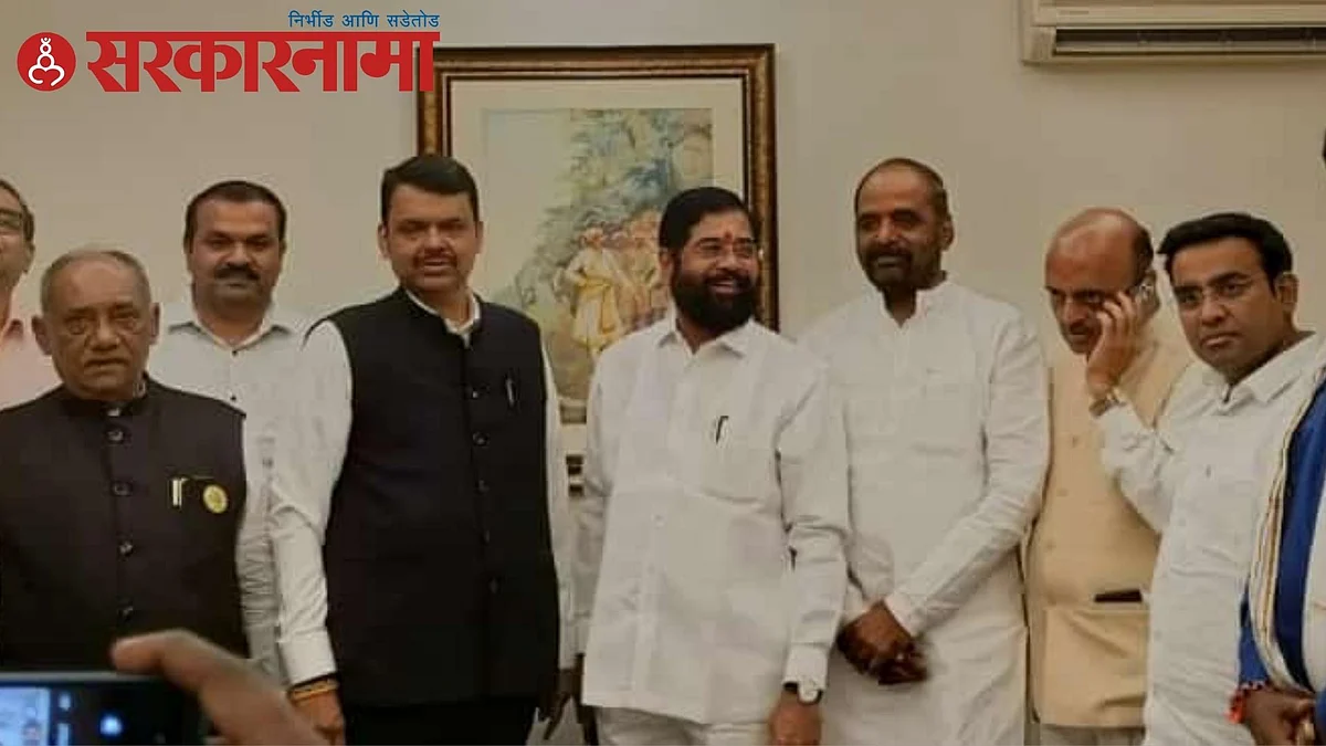 Dr. Babanrao Taywade, MLC Parinay Fuke and others with Eknath Shinde and Devendra Fadanvis