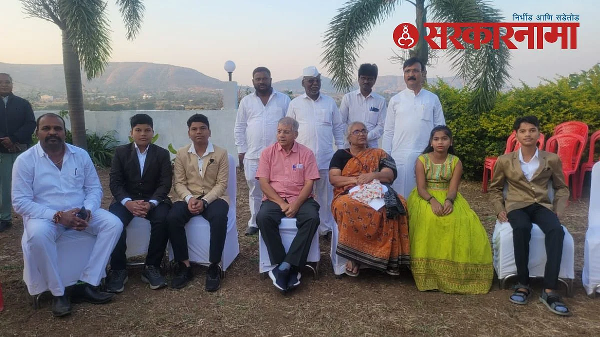 Adv. Prakash Ambedkar with Office bearers