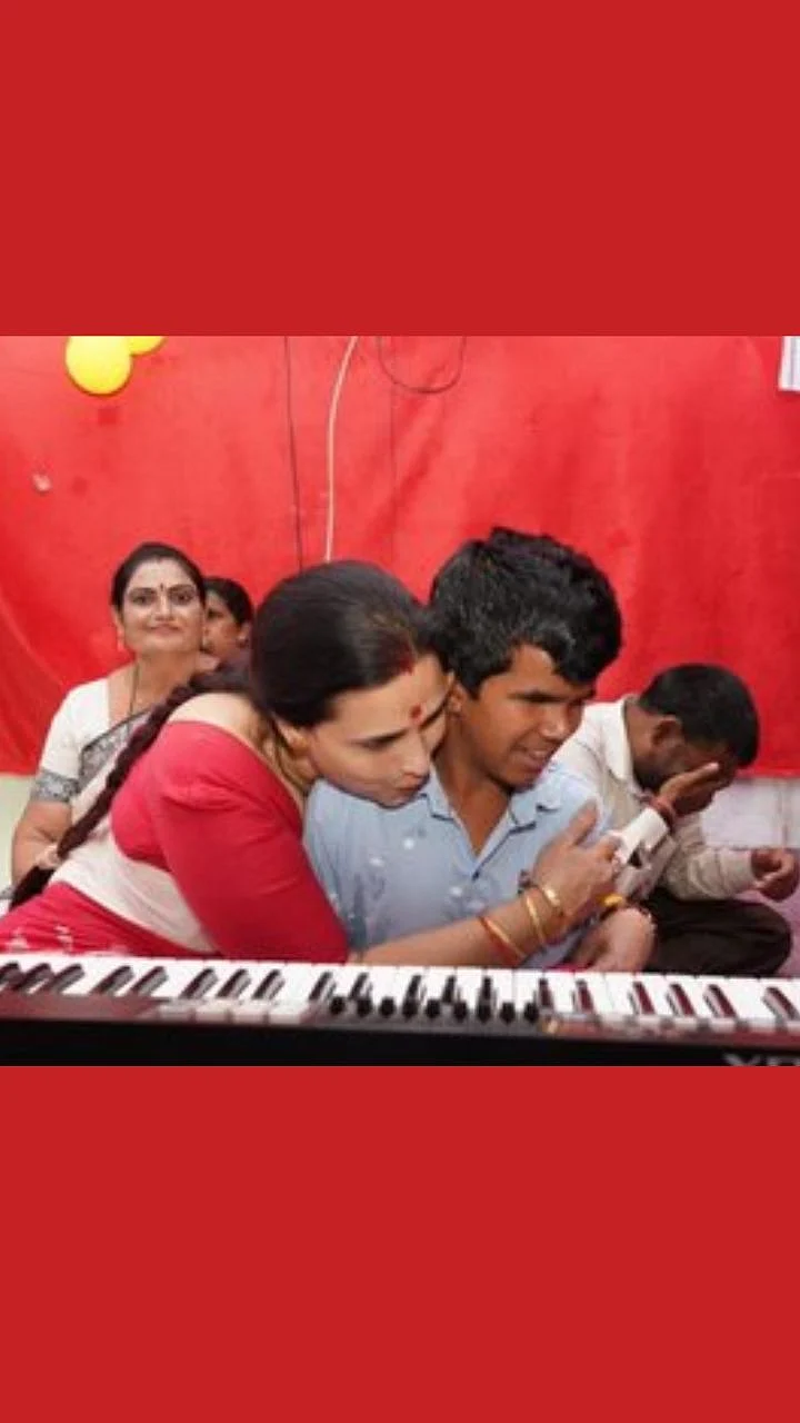 Chitra Wagh images