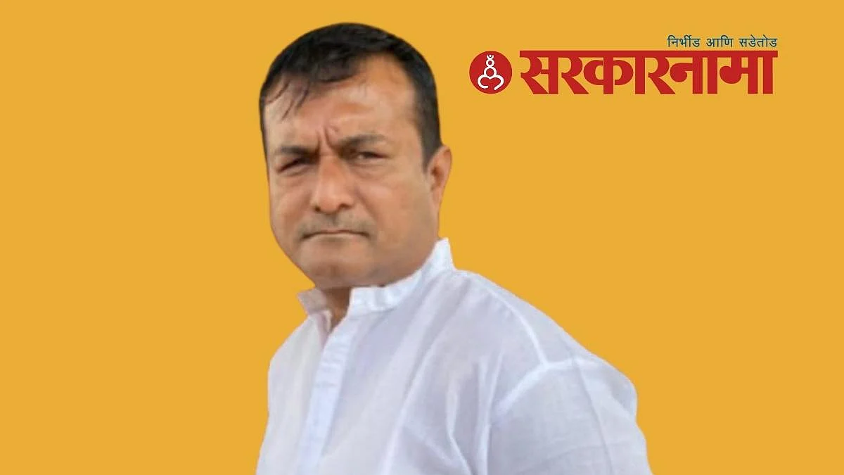 Guddu Agrawal, Ration shopkeeper.