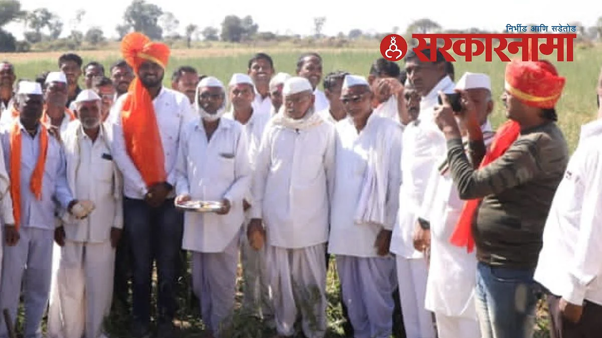 Villagers with RO Water project