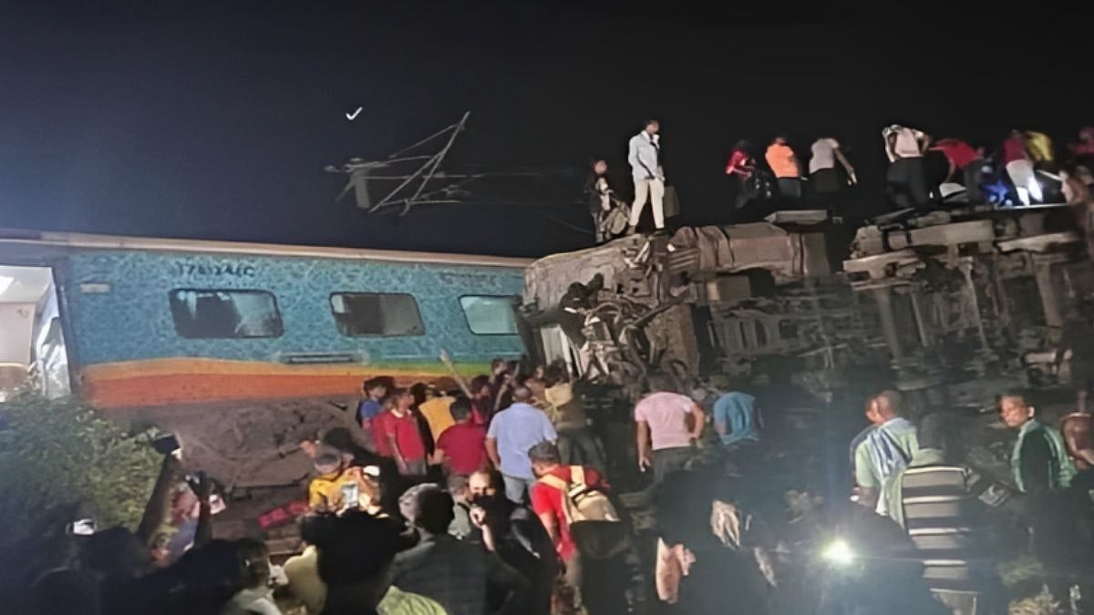 Train Accident: ओडिशात भीषण रेल्वे अपघात; कोरोमंडल एक्स्प्रेस मालगाडीला ...