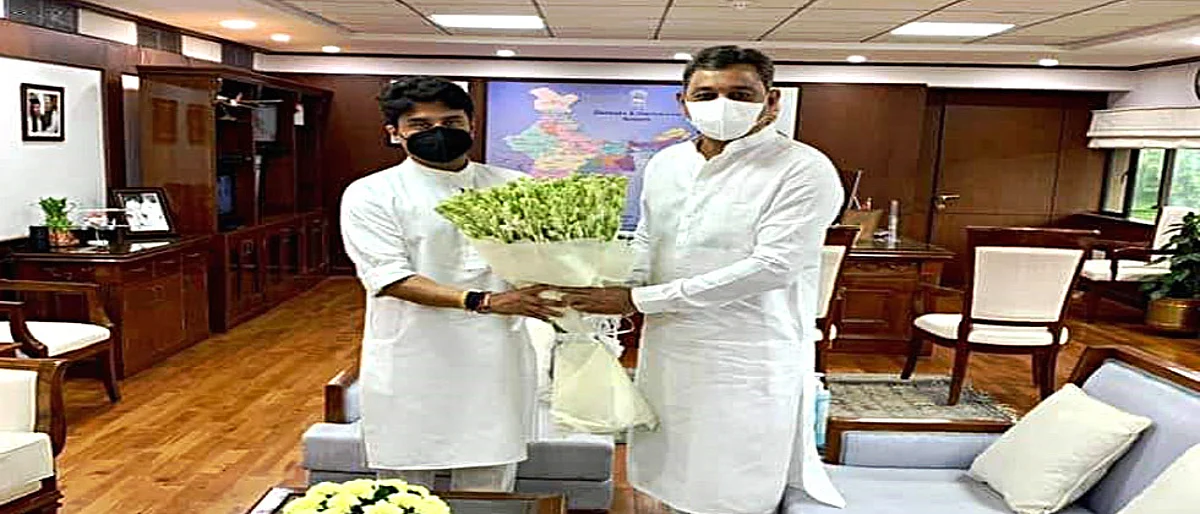 दोन राजे भेटले; कोल्हापूर विमानतळाचे प्रश्न मार्गी लागले....