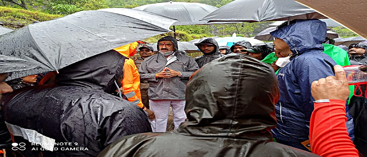 अतिवृष्टीमुळे भूस्खलन झालेल्या ठिकाणी तातडीची मदत द्या : शंभूराज देसाई