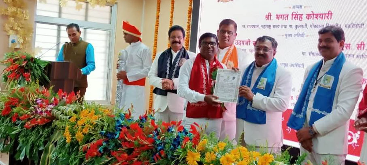पंचायत समिती सदस्याने मिळविली पीएचडी, राज्यपालांनी दिल्या शुभेच्छा...