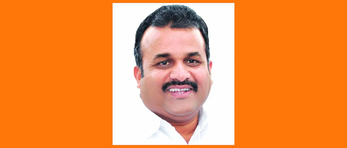 रा. स्व. संघाच्या मंडळींनी गणवेशात येऊन सेवा देऊ नये; मंत्र्याचा आदेश