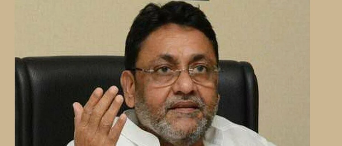 'फडणवीस आयपीएस अधिकाऱ्यांना भेटले आणि आमचे मंत्री अडकू लागले'