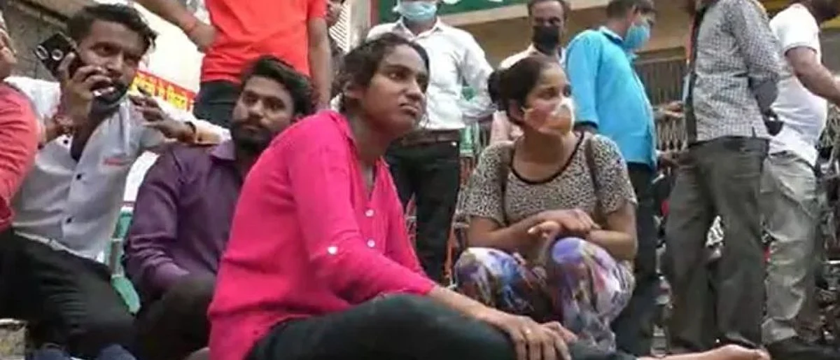अकरा वर्षाच्या बहिणीला वाचवण्यासाठी तिनं आयुक्तांच्या गाडीसमोरच घेतली उडी