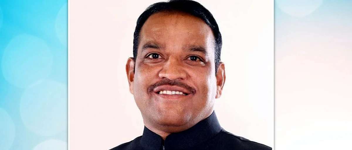 गरज नसताना रेमडेसिव्हिर दिल्याने तुटवडा; खाटा वाढविण्यासाठी खासगी रुग्णालये ताब्यात घ्या.....