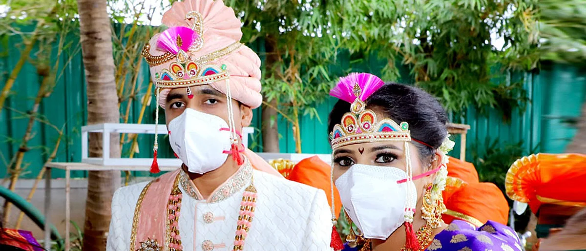 बोहल्यावरून उतरले आणि कोरोनाविरोधातील लढाईत सहभागी झाले