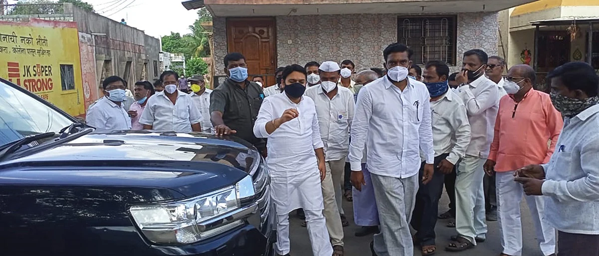 विश्वजित कदमांनी प्रचार एका पॅनेलचा केला पण तिघांच्याही बूथला भेट दिली..