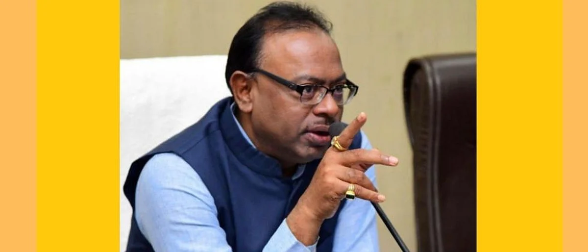 अटलबिहारी वाजपेयी यांचे नाव असल्याने वाबळेवाडीच्या शाळेविरोधात मोहीम