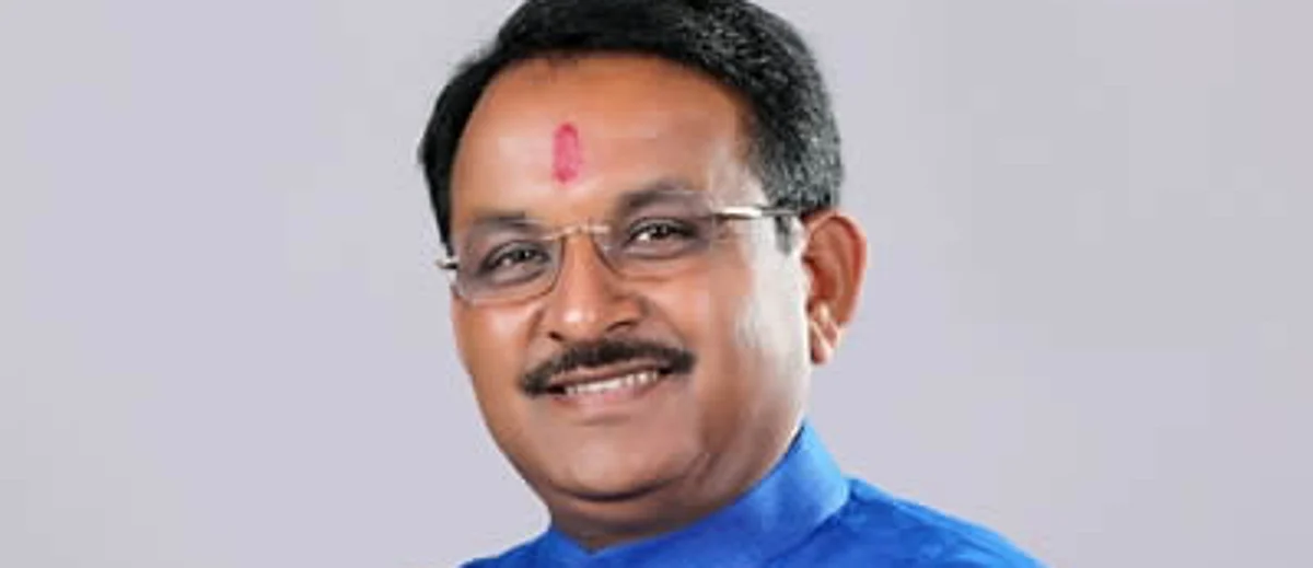पळापळीत आमदार रायमुलकर झाले जखमी, अन् गावकऱ्यांनी घेतली पीएचसीकडे धाव...