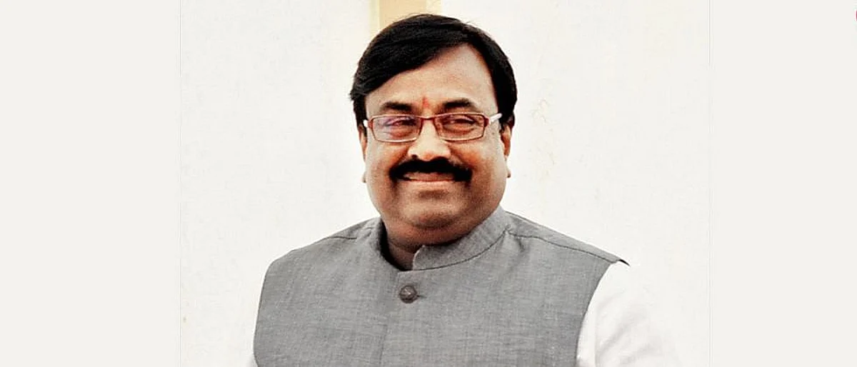 चार महिने झाले खावटी नाही.. ही तर आदिवासींची थट्टाच.. मुनगंटीवारांचा आरोप