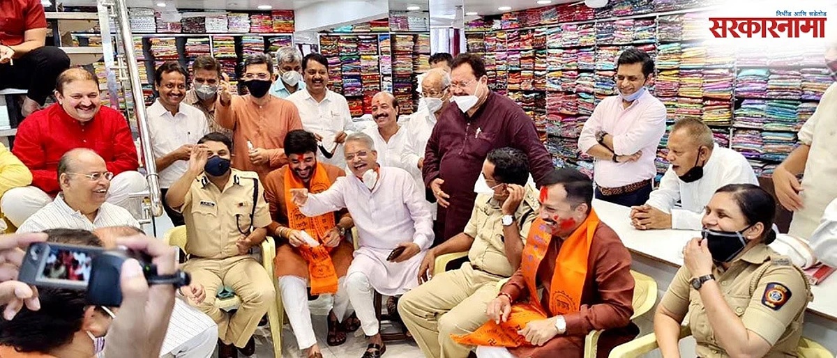पुण्यातील विसर्जन सुनेसुने : पण गप्पांच्या फडात रंगल्या नेत्यांच्या फुगड्यांच्या चर्चा!