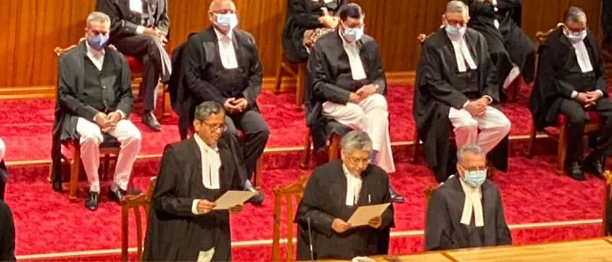 ऐतिहासिक शपथविधी; सर्वोच्च न्यायालयात पहिल्यांदाच घडलं असं...