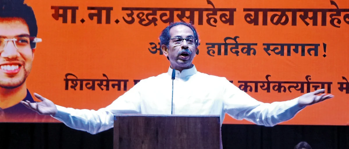 दसरा मेळाव्यात उद्धव ठाकरे `ईडी`ला धुणार की भाजपला?