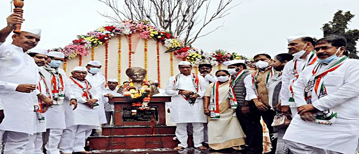 मोदी सरकार हटविण्याचा लढा काँग्रेसने वडूजमधून सुरू केलाय...