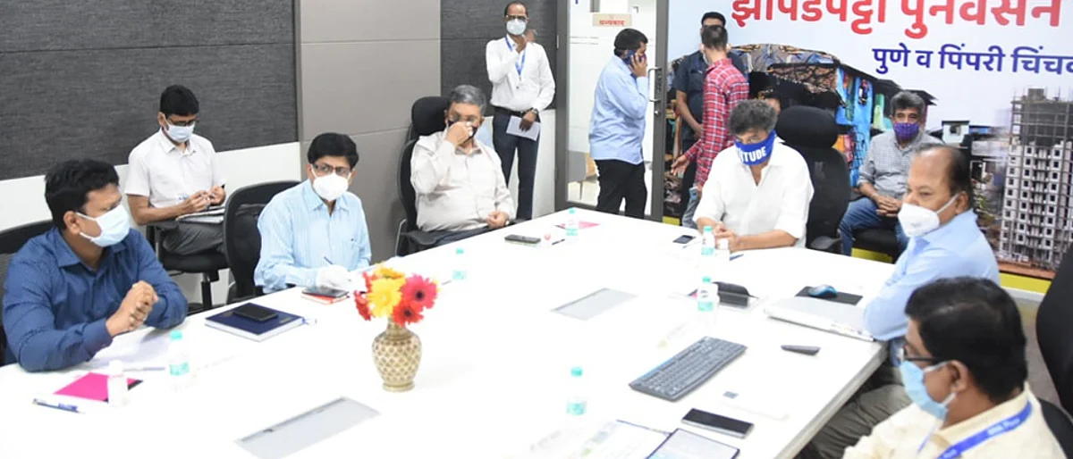 अजित पवारांशी चर्चा करून झोपडपट्टी पुनर्विकास समिती स्थापणार