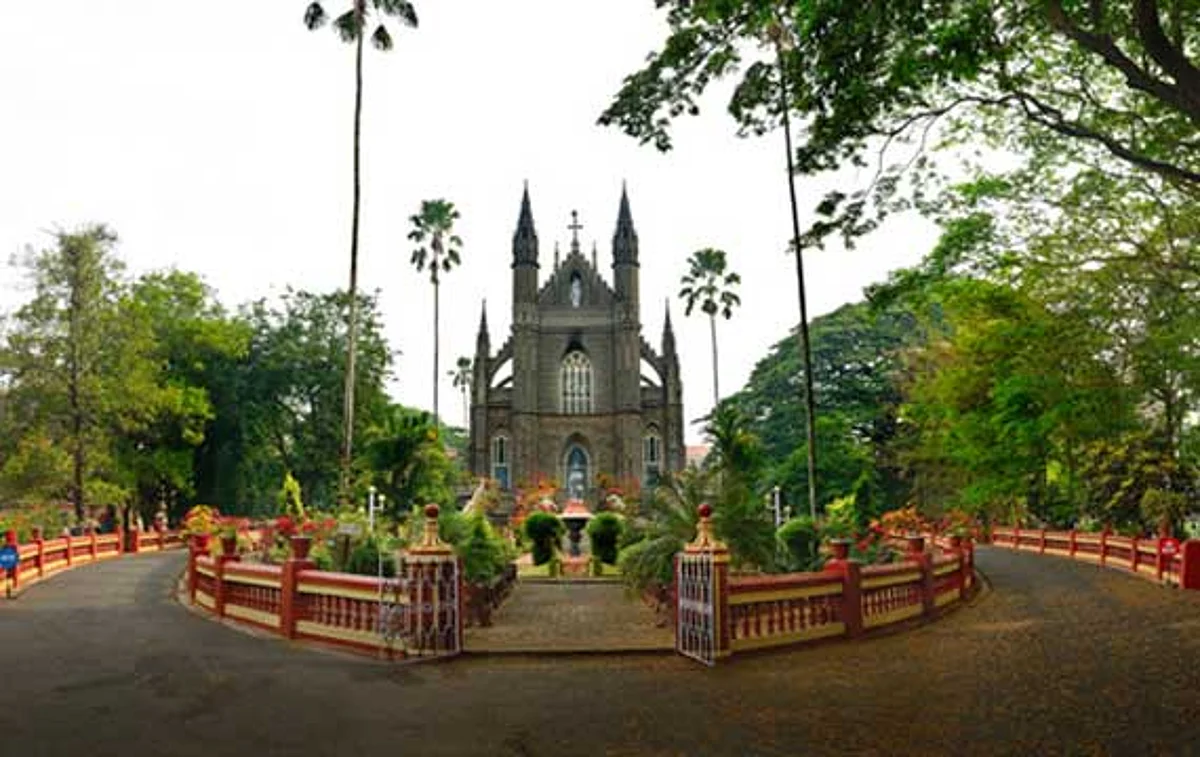 വിശ്വാസത്തിലും ധാര്മ്മികതയിലും വഴികാട്ടി എസ്.എച്ച്. ലീഗിന്റെ നൂറു വര്ഷങ്ങള്