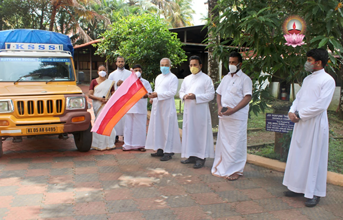 പ്രളയബാധിതര്ക്ക് കൈത്താങ്ങൊരുക്കി കുടുംബമിത്രാ പദ്ധതിയുമായി കെ.എസ്.എസ്.എസ്