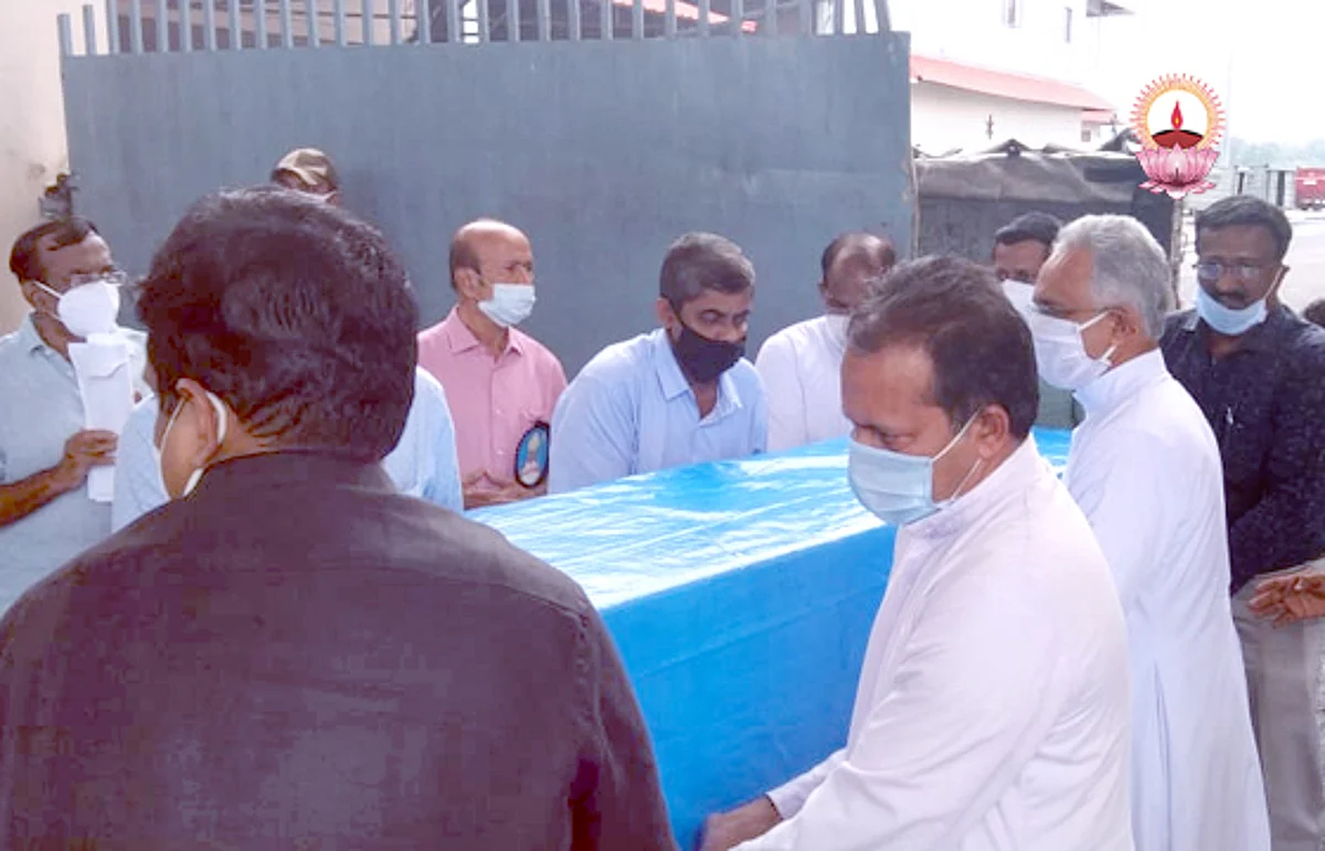 ആര്ച്ച്ബിഷപ്് ചേന്നോത്തിന്റെ ഭൗതികദേഹം കൊച്ചിയില് എത്തിച്ചു
