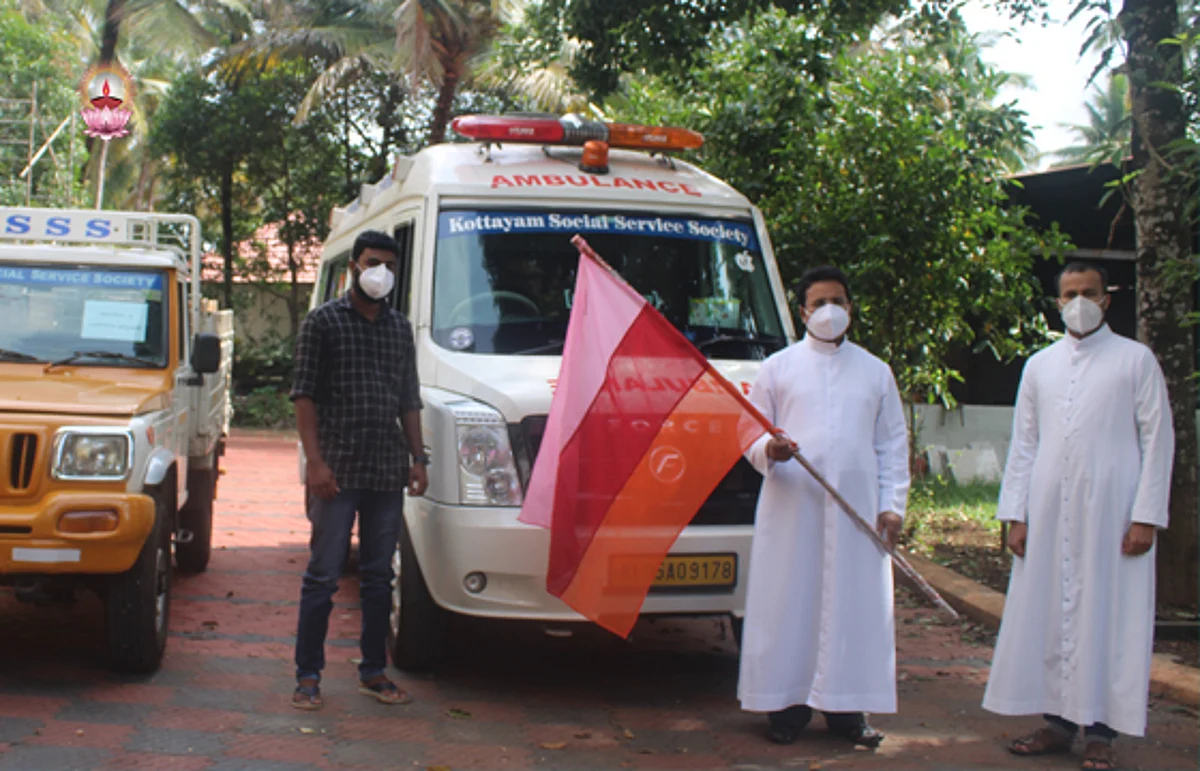 കോവിഡ് പ്രതിരോധ കിറ്റുകള് വിതരണം ചെയ്തു