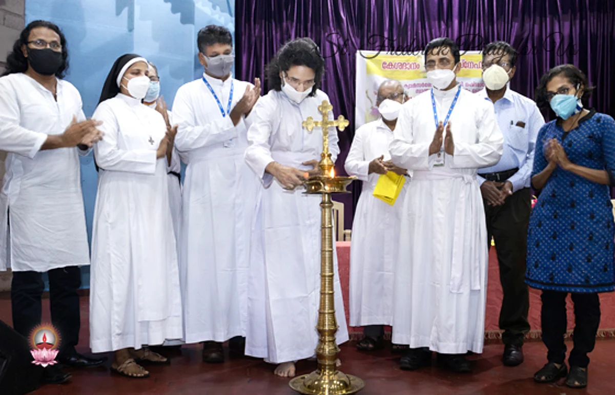 കിഡ്നി ദാതാവ് സിസ്റ്റര് ജാന്സി ഗ്രേസിനെ ആദരിച്ചു