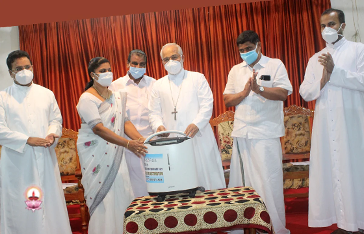 കോവിഡ് പ്രതിരോധം – കോട്ടയം മുനിസിപ്പാലിറ്റിയ്ക്ക് ഓക്സിജന് കോണ്സന്ട്രേറ്റര് ലഭ്യമാക്കി കെ.എസ്.എസ്.എസ്