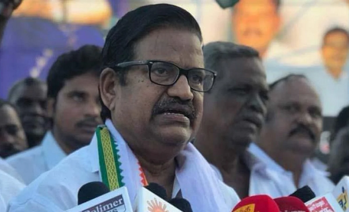 ‘கொரோனா தடுப்பூசி தயாரிக்க 10 நிறுவனங்கள் தயாரா இருக்கு… ஆனா மோடி அரசு அனுமதிக்கல்ல’