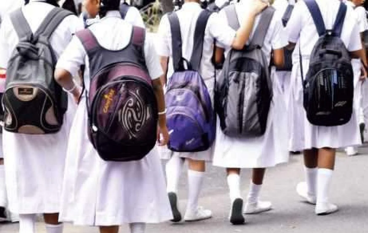 பிளஸ் 2 மாணவர்களுக்கு தடுப்பூசி போடுவதில் சிக்கல்: நிபுணர்கள் தகவல்!