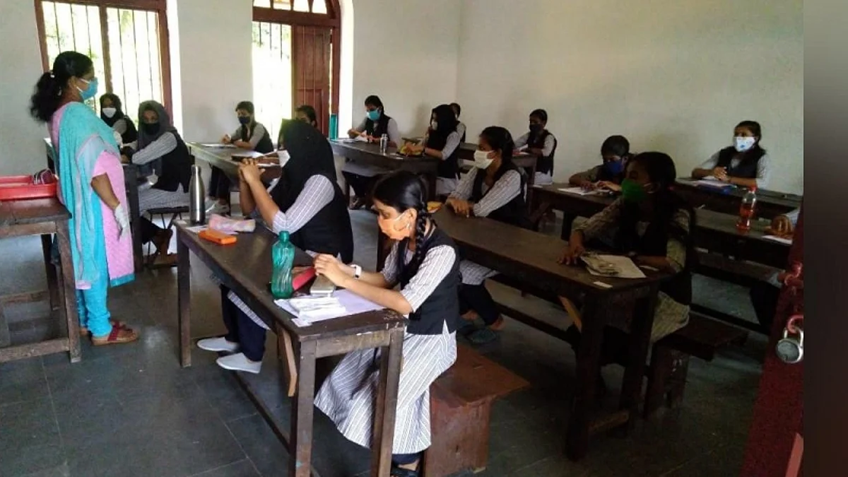 பிளஸ் 2 தேர்வு: தொடரும் சிக்கல்கள்; அரசின் நடவடிக்கை என்ன?