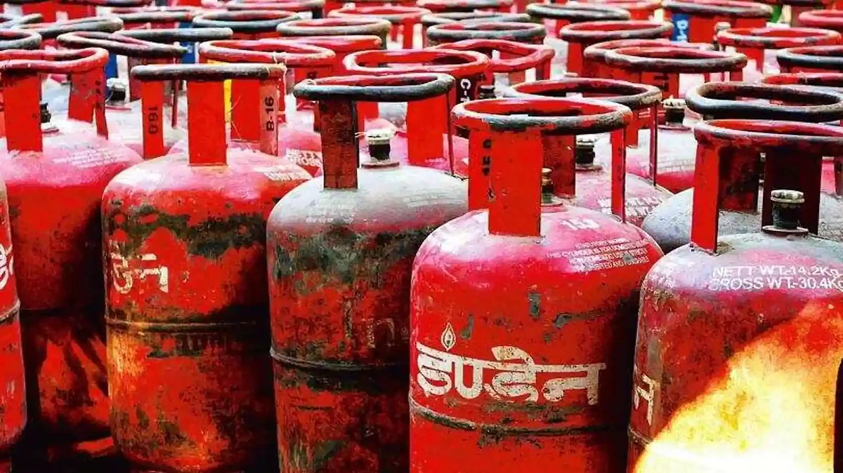 Big Relief to Traders, Commercial LPG Cylinder has become Cheaper by Rs 100
