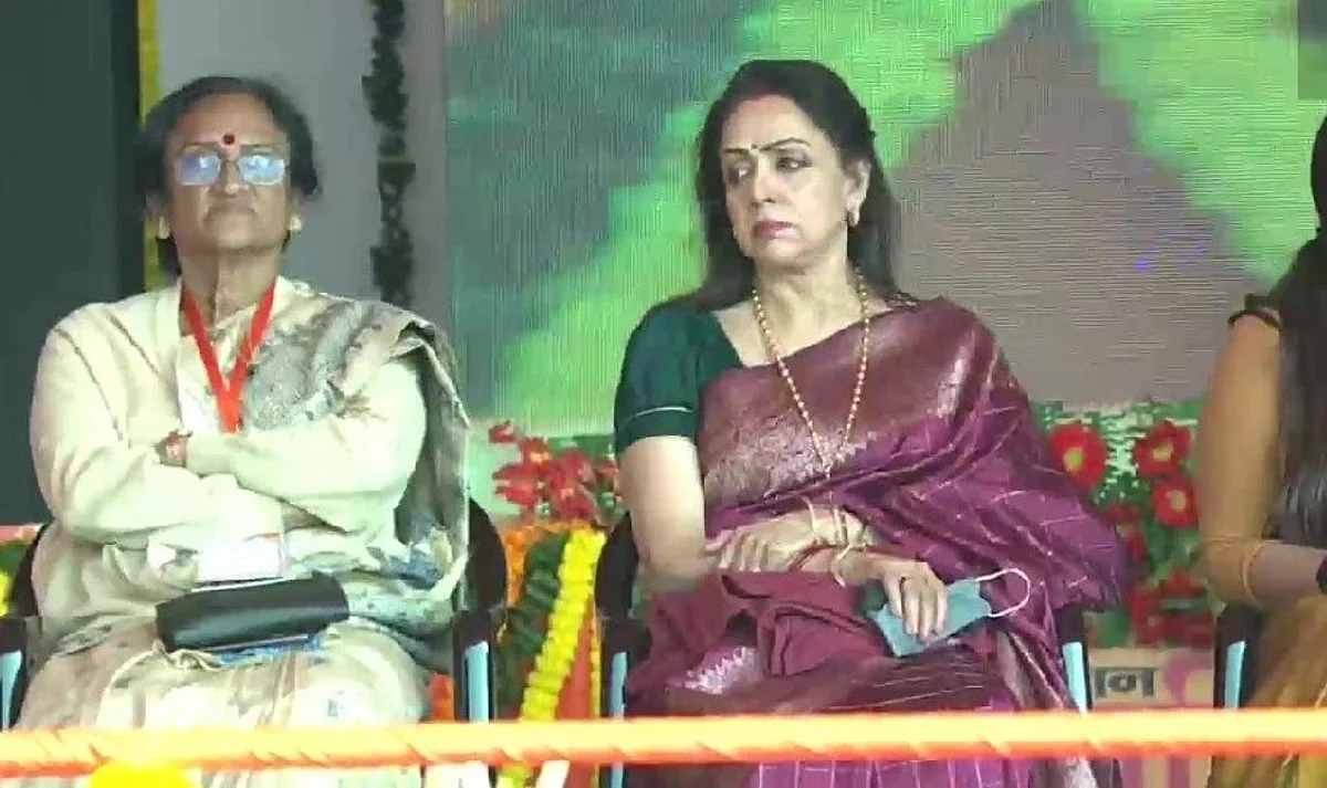 Hema’s Eyes Shed Tears when Mob Surrounded Her…